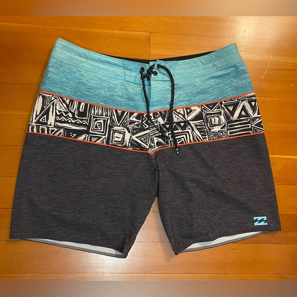 Billabong Tribong X Boardshorts Phantom - Picture 1 of 3